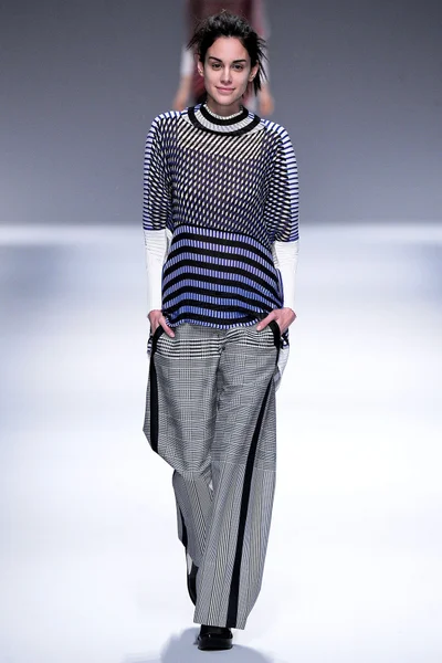 Look 4